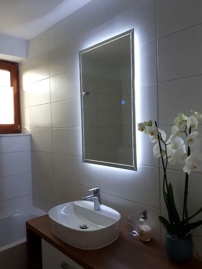 Apartment Lea Cres 0*,  Croatia