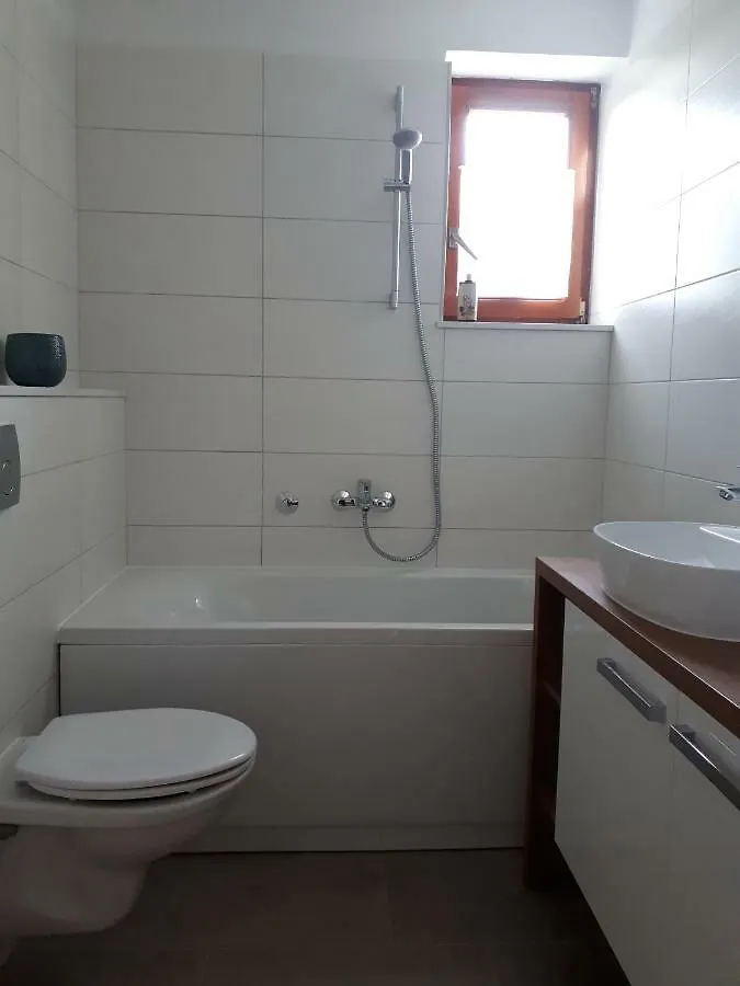 Apartment Lea Cres